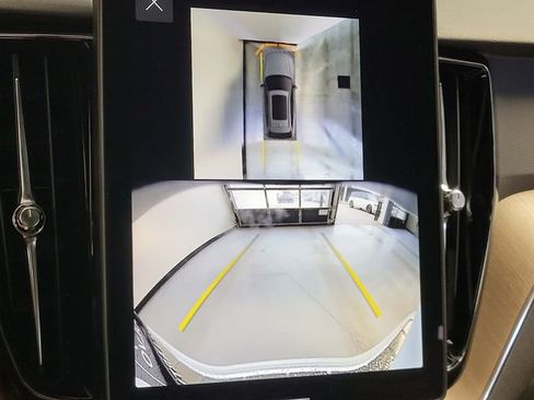 New 2026 Volvo XC60 B5 Plus w/ Protection Package Premier image 15