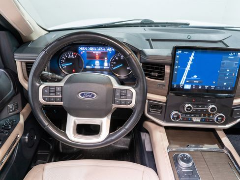 Used 2022 Ford Expedition Max Limited image 10