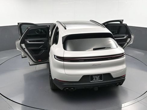 Certified 2026 Porsche Cayenne E-Hybrid AWD/4WD image 34