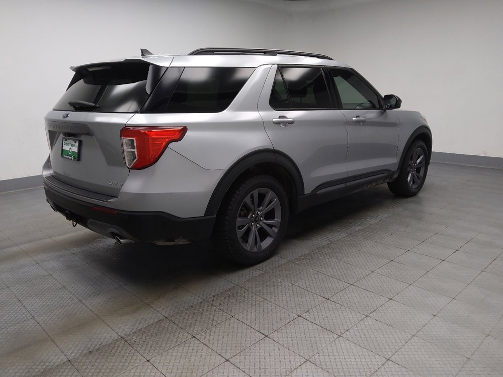 Used 2023 Ford Explorer XLT w/ Equipment Group 202A AWD/4WD image 10