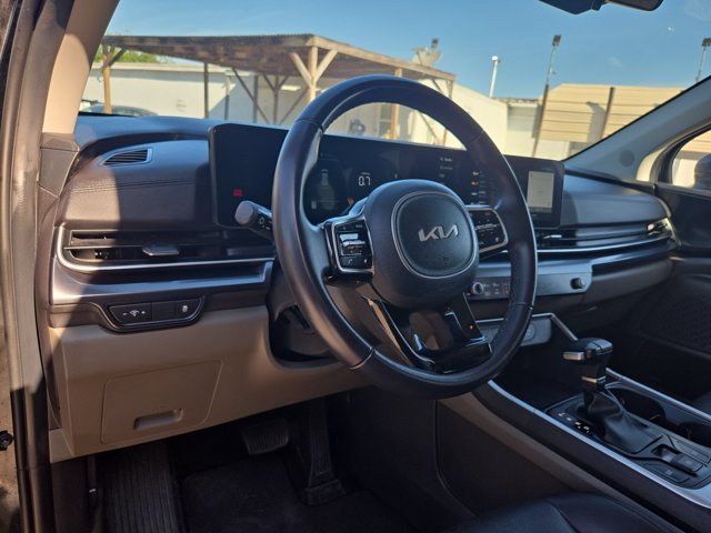 Used 2025 Kia Carnival FWD image 15