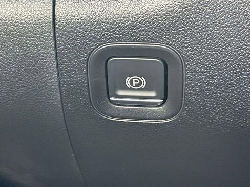 Used 2021 Chevrolet Silverado 1500 RST image 20