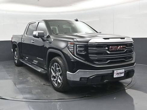 Used 2022 GMC Sierra 1500 SLT w/ SLT Convenience Package AWD/4WD image 32
