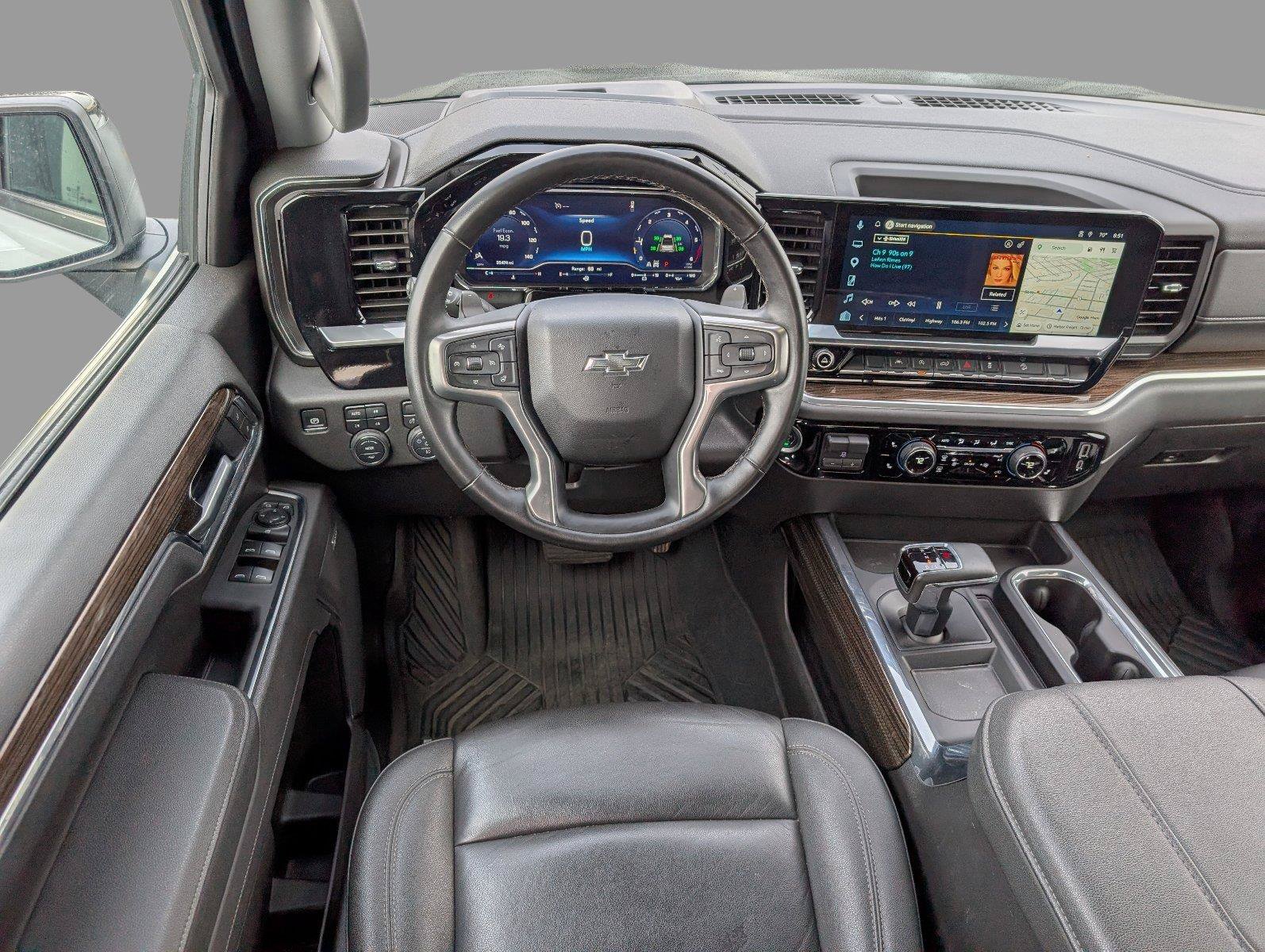 Used 2025 Chevrolet Silverado 1500 LT Trail Boss w/ Convenience Package II AWD/4WD image 31