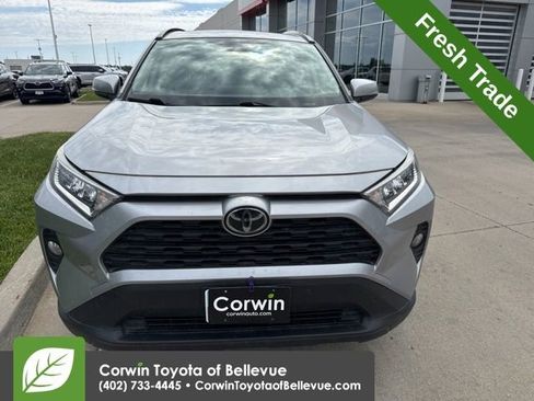Used 2019 Toyota RAV4 XLE w/ Convenience Package FWD image 9