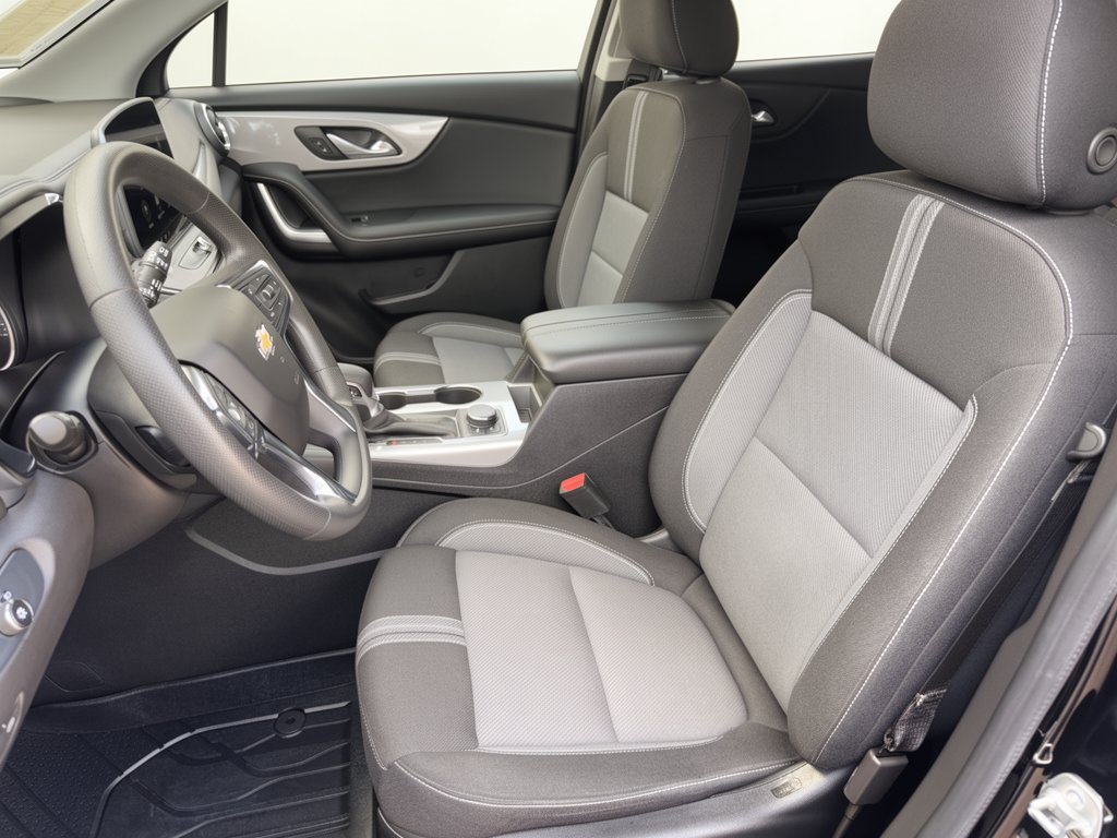 Used 2024 Chevrolet Blazer LT w/ Convenience Package FWD image 5