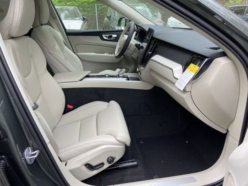 New 2026 Volvo XC60 B5 Ultra w/ Climate Package AWD/4WD image 17
