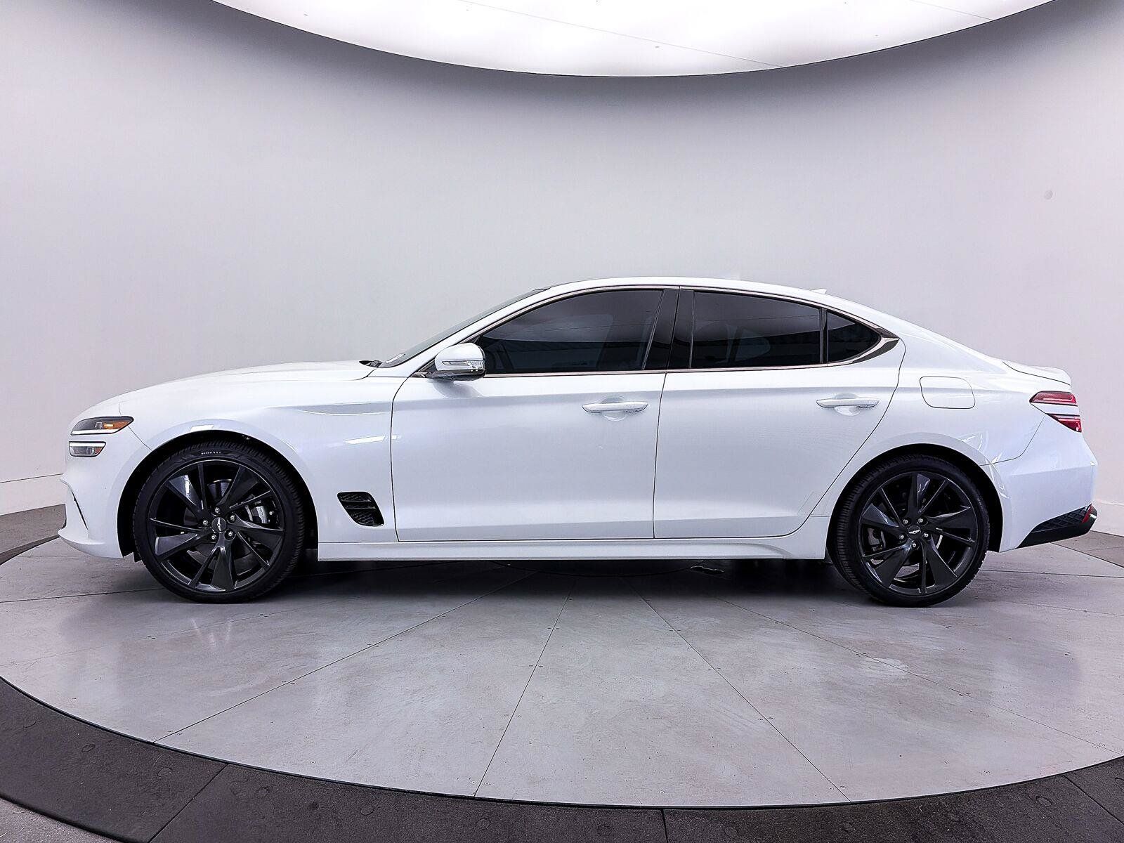 Used 2023 Genesis G70 2.0T w/ Sport Prestige Package RWD image 39