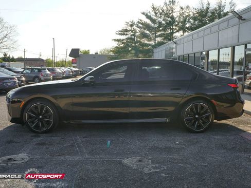 Used 2023 BMW 760i xDrive AWD/4WD image 4