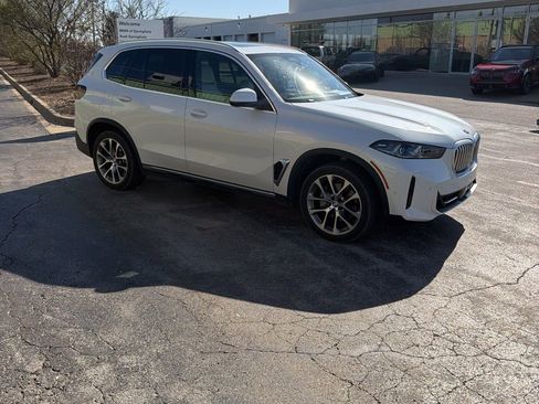 Used 2024 BMW X5 xDrive40i w/ Premium Package image 7