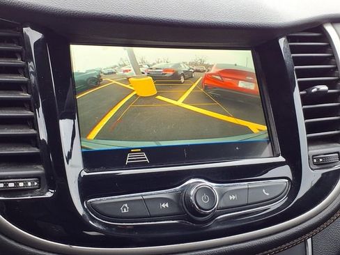 Used 2019 Chevrolet Trax LT w/ LT Convenience Package image 7