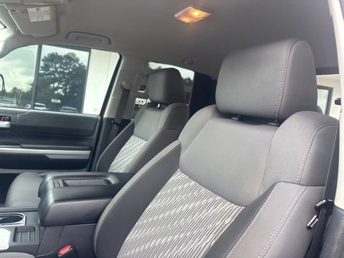 Used 2020 Toyota Tundra SR5 w/ SR5 Upgrade Package AWD/4WD image 3