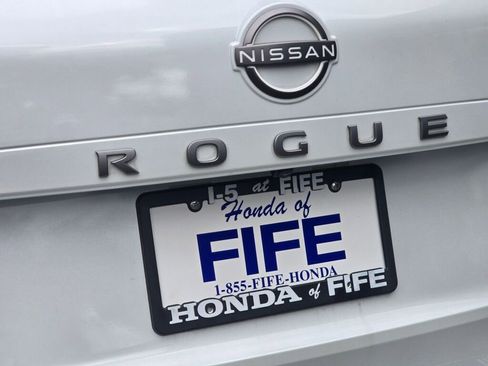 Used 2024 Nissan Rogue SV w/ SV Premium Package FWD image 13