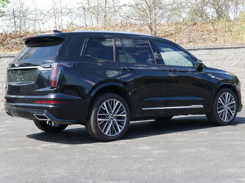 Certified 2024 Cadillac XT6 Sport w/ Technology Package AWD/4WD image 8