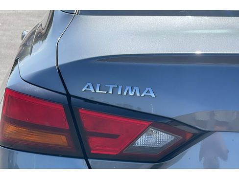 Used 2021 Nissan Altima 2.5 SR FWD image 48