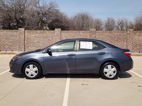 Used 2015 Toyota Corolla LE image 5