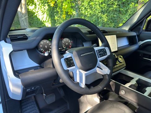 New 2025 Land Rover Defender 110 S image 10