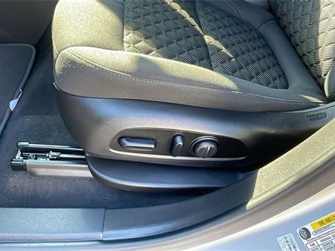 Used 2020 Chevrolet Blazer LT image 29