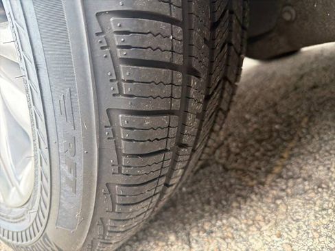 Used 2015 Chrysler 300 C RWD image 30