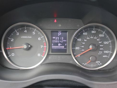 Used 2015 Subaru Crosstrek 2.0i Premium image 12