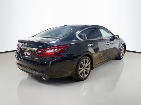 Used 2018 Nissan Altima 2.5 SR w/ SR Special Edition image 7