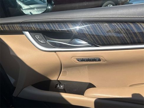 Used 2019 Cadillac XTS Platinum image 18