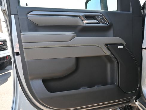 Used 2026 Chevrolet Silverado 2500 ZR2 w/ LPO, Dark Essentials Package image 31