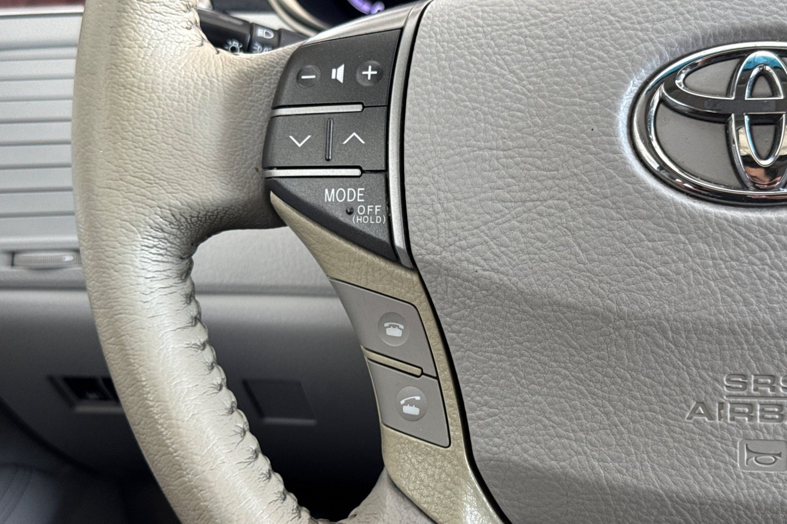 Used 2012 Toyota Avalon FWD image 28