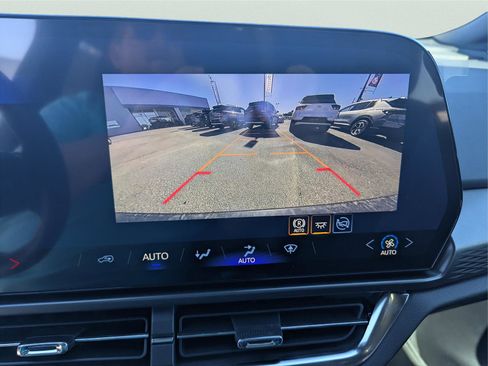 New 2026 Chevrolet Equinox EV LT image 18