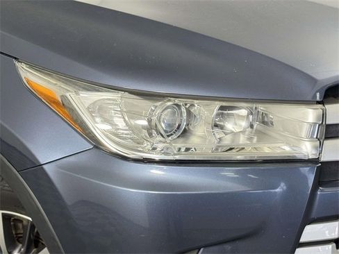 Used 2018 Toyota Highlander XLE image 15