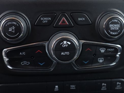 Used 2019 RAM 1500 Big Horn AWD/4WD image 9