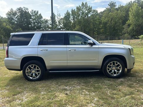 Used 2019 GMC Yukon SLT w/ HD Trailering Package RWD image 2