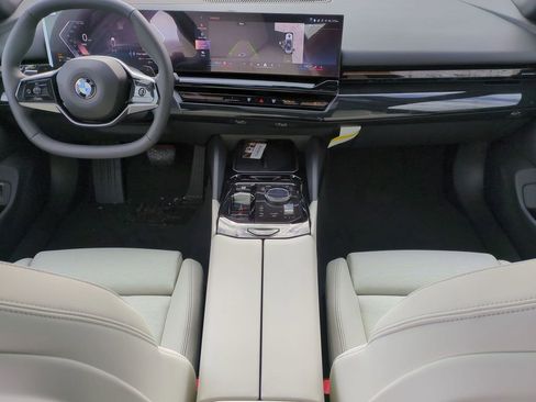 New 2026 BMW 530i xDrive w/ Premium Package AWD/4WD image 21