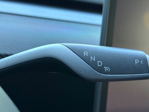 Used 2023 Tesla Model Y Performance image 28