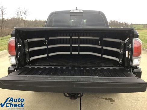 Used 2023 Toyota Tacoma TRD Off-Road w/ Advanced Technology Package image 5