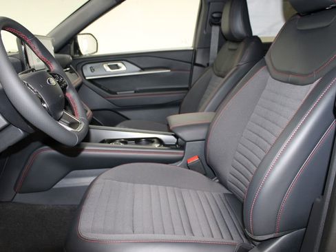 New 2026 Ford Explorer ST-Line w/ ST-Line Street Pack RWD image 21