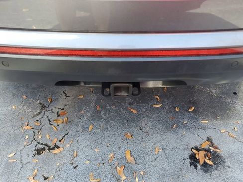 Used 2022 Volkswagen Atlas Cross Sport SE image 9