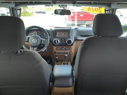 Used 2016 Jeep Wrangler Sahara w/ Connectivity Group AWD/4WD image 16