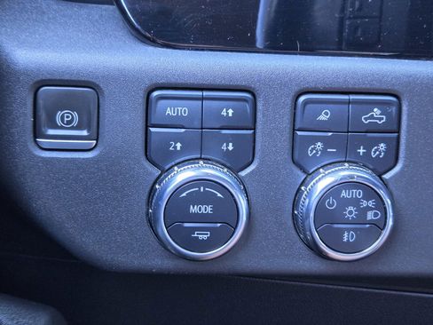 Used 2023 GMC Sierra 1500 SLT w/ SLT Premium Package AWD/4WD image 24