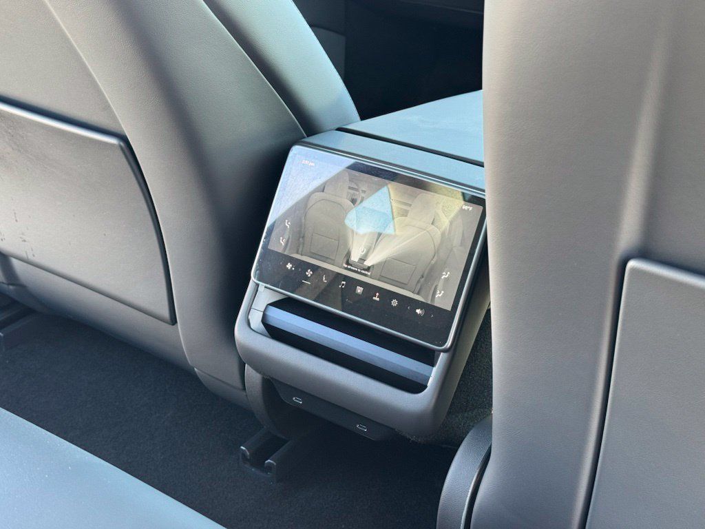 Used 2025 Tesla Model 3 RWD image 19