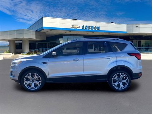 Used 2019 Ford Escape Titanium image 3