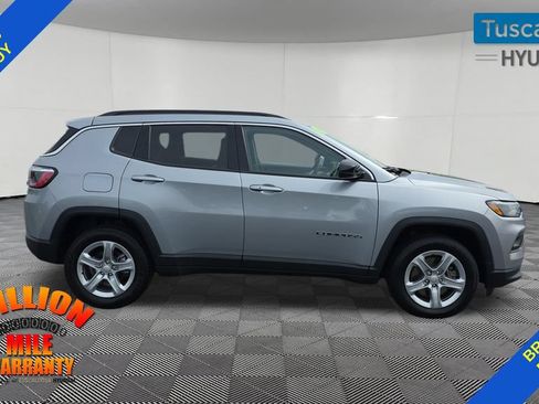 Used 2024 Jeep Compass Latitude AWD/4WD image 9