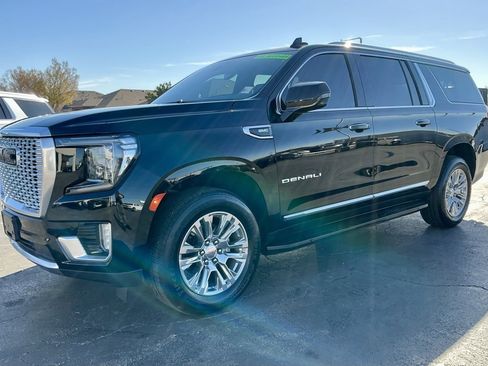 Used 2021 GMC Yukon XL Denali image 7