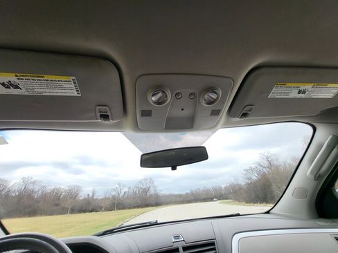 Used 2012 Chevrolet Traverse LT image 22