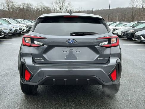 Used 2024 Subaru Crosstrek 2.0i image 5