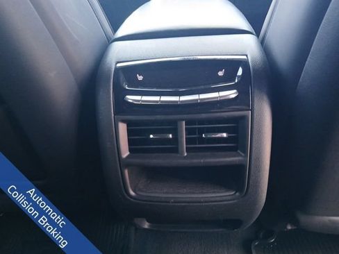 Used 2017 Cadillac XT5 Platinum w/ Driver Assist Package AWD/4WD image 15
