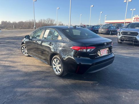 Used 2023 Toyota Corolla LE image 6