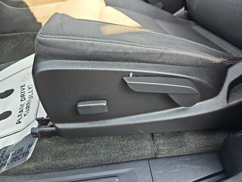 Used 2016 GMC Canyon SLE RWD image 24