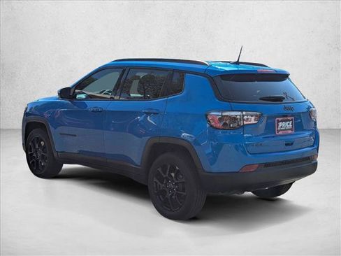 Used 2025 Jeep Compass Latitude w/ Altitude Special Edition AWD/4WD image 8