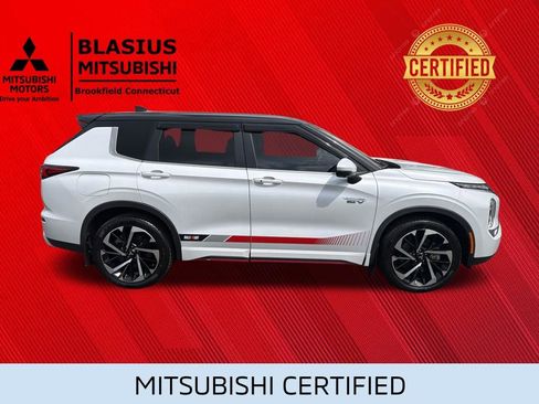 Used 2023 Mitsubishi Outlander 4WD Plug-In Hybrid image 5